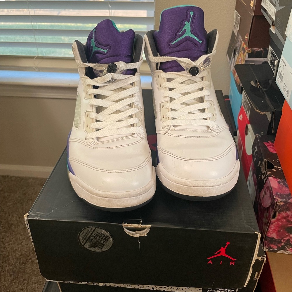 Jordan Retro 5 “Grapes”